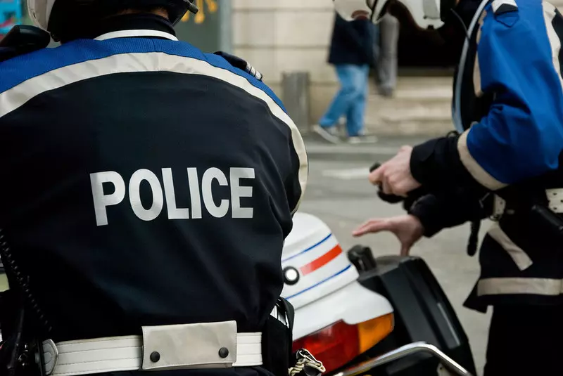 Francja: Dwaj mężczyźni zatrzymani ws. tajemniczych ukłuć w klubach nocnych