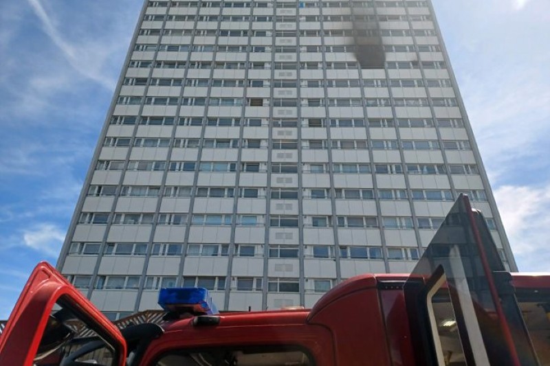 Pożar wieżowca w pobliżu Grenfell Tower "spowodowany ładowaniem baterii e-roweru"