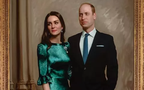 The first joint portrait of Prince William and Princess Kate was presented