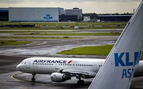 Związkowcy w Holandii: Zmniejszenie liczby lotów w Amsterdamie to "nóż w serce gospodarki"