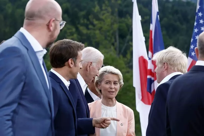 Boris Johnson calls on the G7 to "not abandon" Ukraine