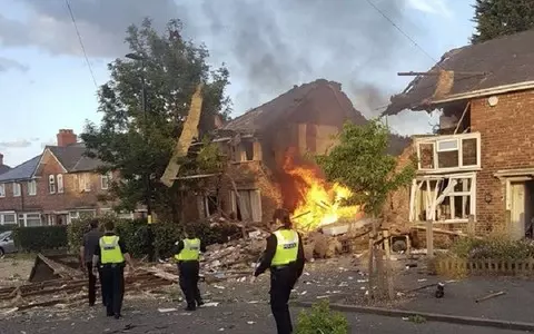 Eksplozja w Birmingham. Zniszczony dom, są ranni