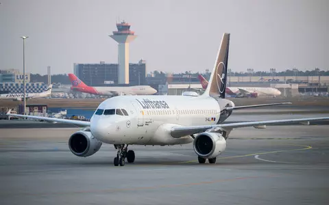 Germany: Lufthansa chief apologises for airport chaos, but offers no hope for improvement