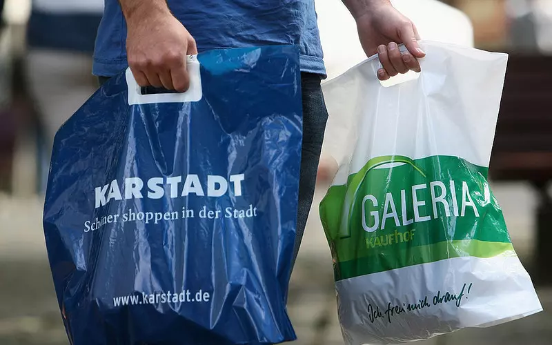 Niemcy: Bezdomny mężczyzna przyniósł pod sąd głowę zmarłego kolegi w reklamówce