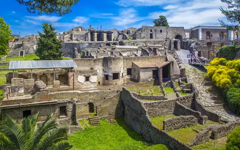 Italy: Summer tourist attraction returns - night tour of Pompeii