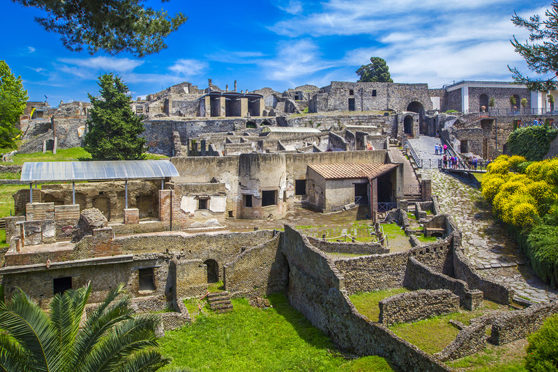 Italy: Summer tourist attraction returns - night tour of Pompeii