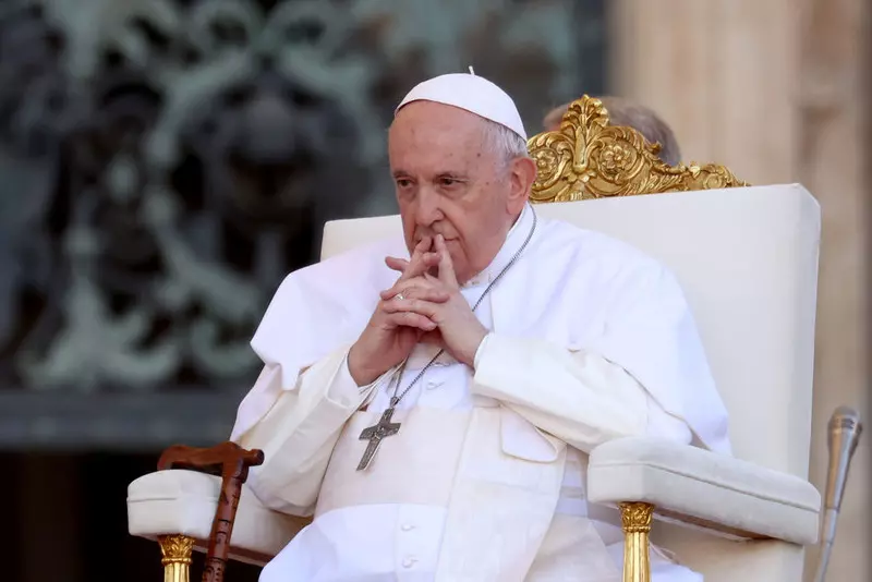 Jak Polacy oceniają Franciszka? Notowania papieża spadły