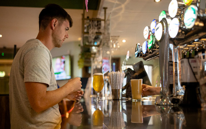 Pub numbers fall to lowest on record