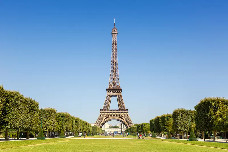 Problems with restoration of Eiffel Tower in Paris, authorities consider temporary closure of monume
