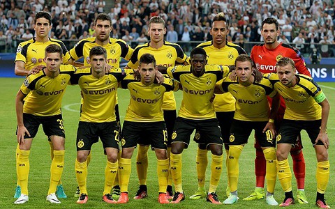 Niemieckie media chwalą Dortmund i krytykują chuliganów 