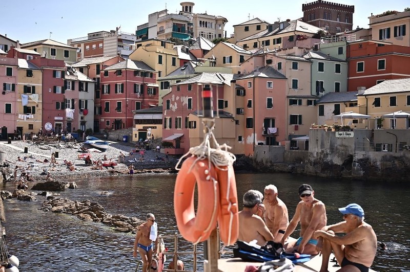 Italy: Up to € 500 fine in Sorrento for walking with a costume or bare-chested