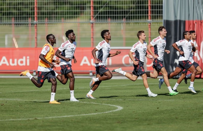 Bundesliga: Mane is already training with Bayern. Team is waiting for Lewandowski