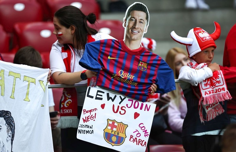 Spanish media: Lewandowski's transfer to Barcelona is delayed