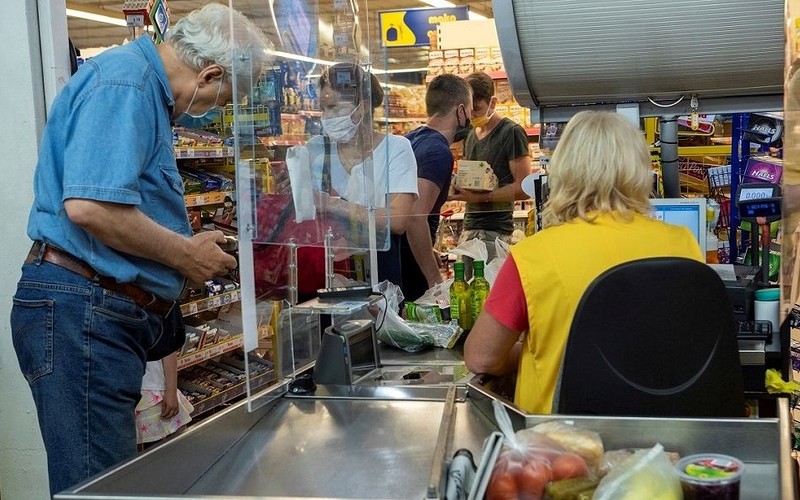 High cost in Polish stores does not give up. Butter and sugar are the most expensive products