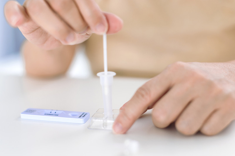 Pierwszy test wykrywający jednocześnie COVID-19, grypę i RSV