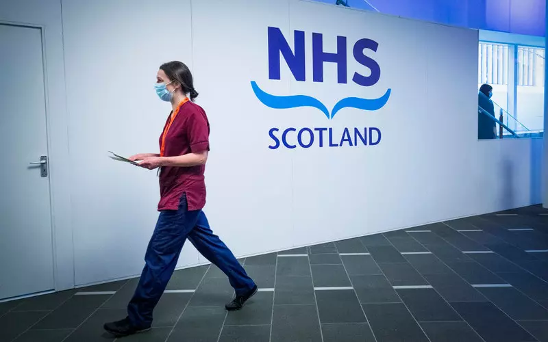 Scotland's NHS workers balloted over 5% pay offer