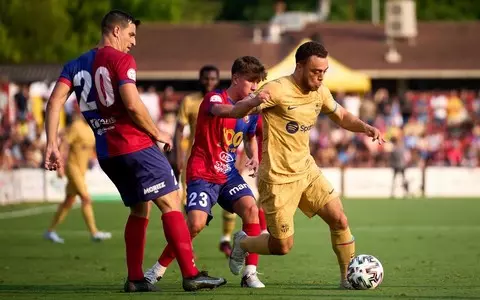 Barcelona tied with fourth league Olot 1-1 in a friendly match