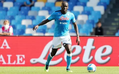 Kalidou Koulibaly: Chelsea sign Senegal defender from Napoli on four-year deal