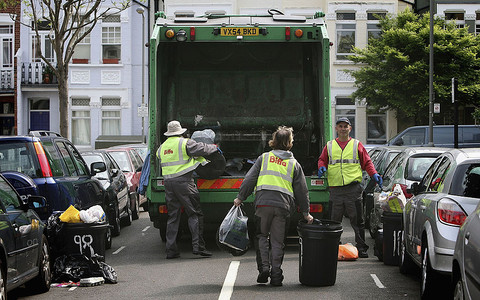 Miasta w Anglii potajemnie kontrolują zawartość koszy na śmieci