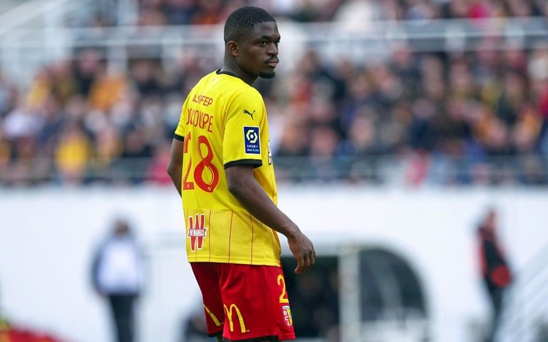 English league: Doucoure victim of blackmail, supported by coach Vieira