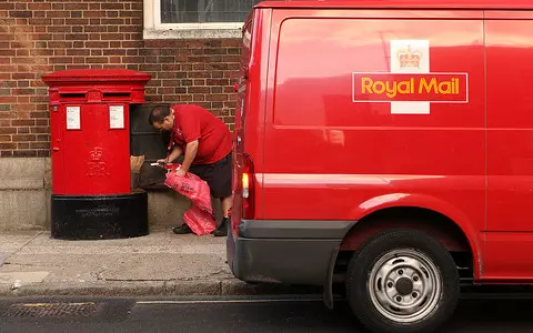 Royal Mail threatens to split up business as it reports £1m a day loss