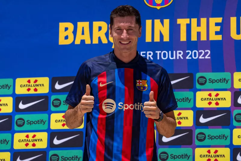 Liga hiszpańska: Robert Lewandowski oficjalnie zaprezentowany jako piłkarz FC Barcelona