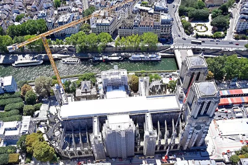 Francja: 340 tys. osób ze 150 krajów zebrało 846 mln euro na odbudowę katedry Notre-Dame