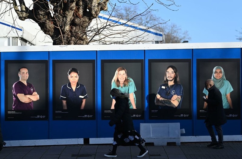 NHS w Anglii stoi w obliczu "największego kryzysu kadrowego w historii"
