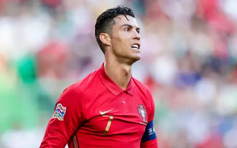 Media: Ronaldo talks with United officials about future