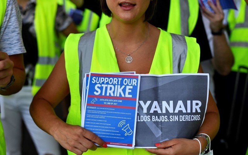 Hiszpania: Związkowcy domagają się wydłużenia strajku personelu linii Ryanair