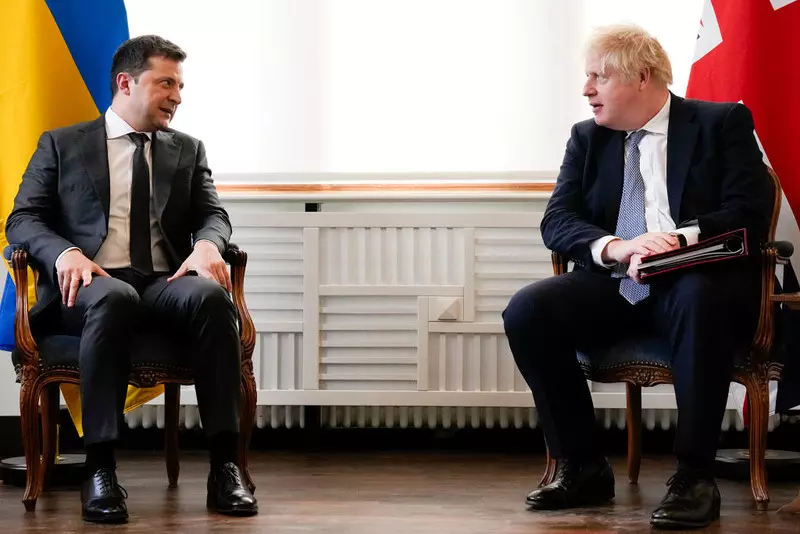 Brytyjskie media: Prezydent Zełenski ma nadzieję, że Boris Johnson nie zniknie z polityki