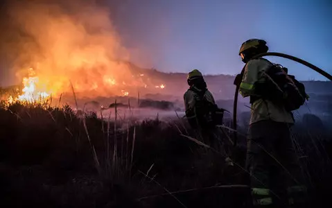 More than 30,000 ha of grassland and forest are on fire on the border between Spain and Portugal