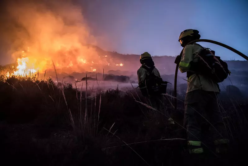 Na granicy Hiszpanii z Portugalią płonie ponad 30 tys. ha łąk i lasów. Trwa ewakuacja ludności