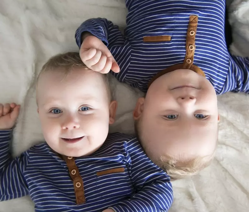 W Bostonie urodziły się niezwykłe czworaczki - dwie pary identycznych bliźniąt