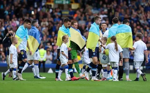 Fan helping Ukraine honoured in 'Match for Peace' Everton - Dynamo Kyiv