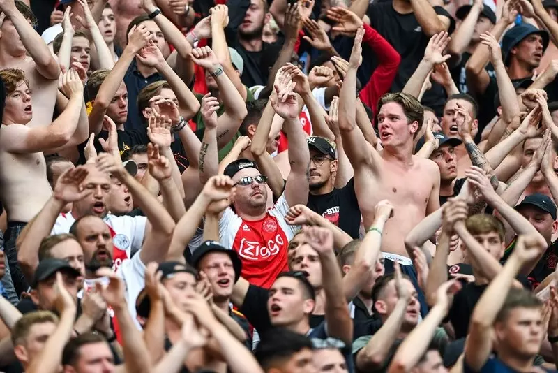 Ajax Amsterdam zabronił kibicom prosić piłkarzy o koszulki