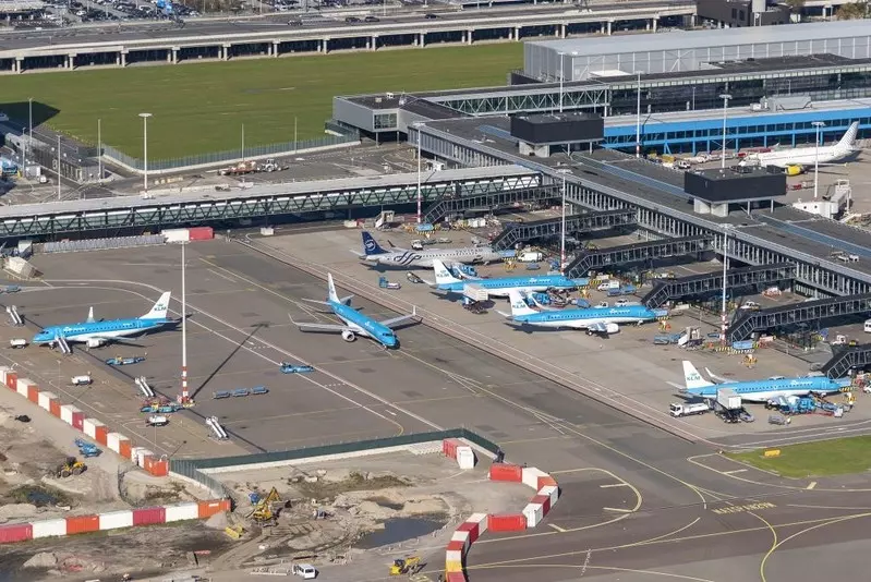 Zagraniczne linie lotnicze rozważają rezygnację z latania do Amsterdamu