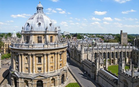 Oxford wskoczył na szczyt rankingu