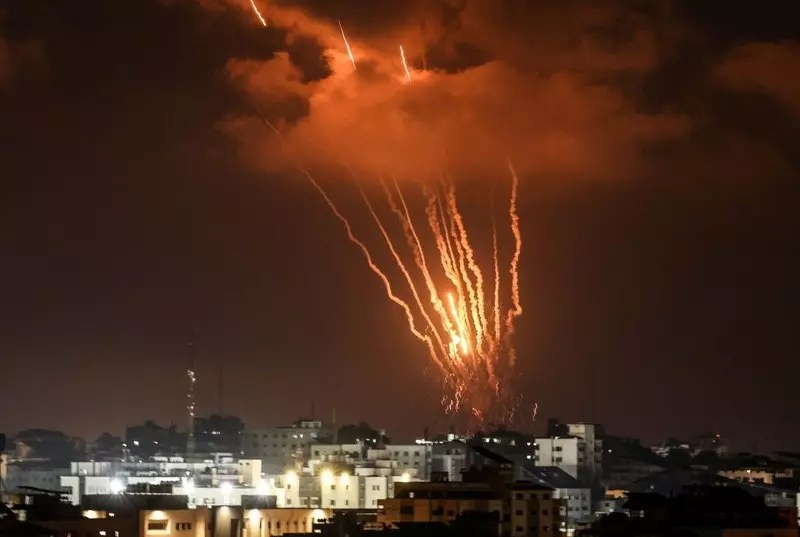 Islamic Jihad attacked Israel with 80 rockets. Tel Aviv opens public shelters