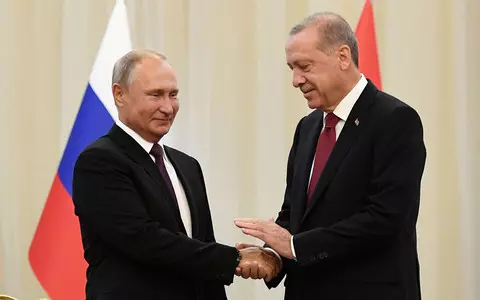 "FT": Zachód coraz bardziej zaniepokojony współpracą Turcji i Rosji