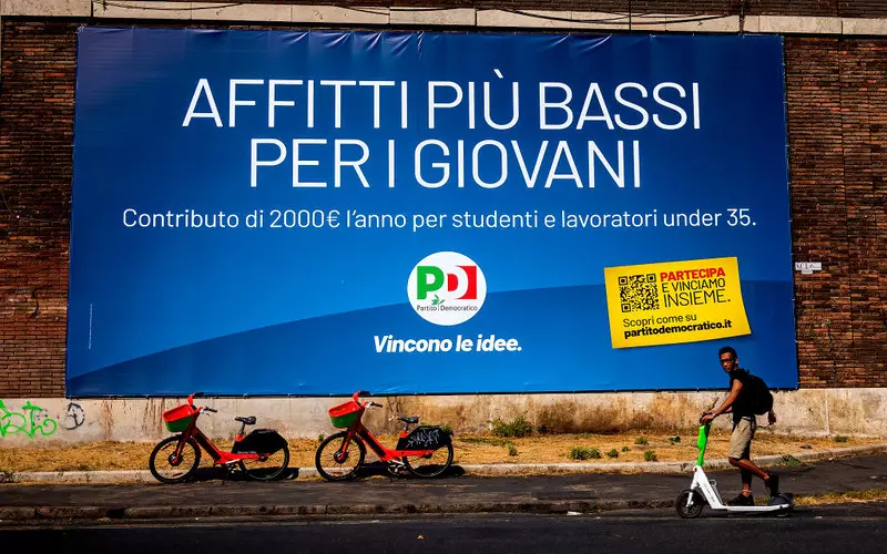 Włochy: Kampania wyborcza pod parasolem na plaży? "Tego jeszcze nie było"