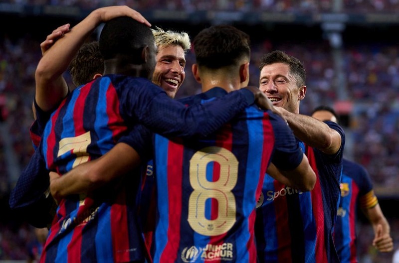 Hiszpańskie media: Barca wraca do wielkiego stylu z Lewandowskim na czele