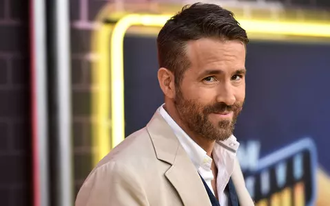 Wrexham: Ryan Reynolds surprises shop owner with gift