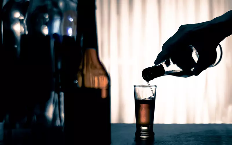Walia: Lockdowny doprowadziły do normalizacji "szkodliwego" picia alkoholu