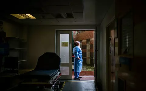 Raport: Rekordowo długie kolejki pacjentów w NHS
