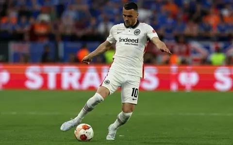 Filip Kostic: Juventus sign Serbia winger from Eintracht Frankfurt