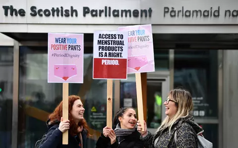 Szkocja: Dostęp do darmowych produktów menstruacyjnych stał się prawem