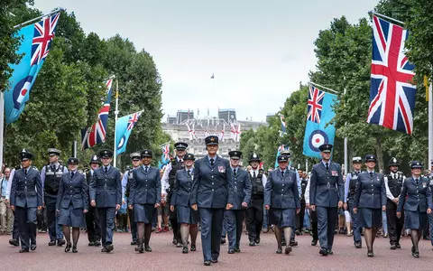 Media: British RAF air force pauses hiring of white men