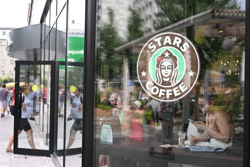 A copy of the American Starbucks has been opened in Moscow