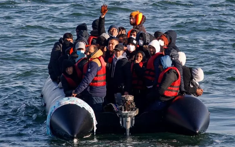 Record daily number of illegal immigrants to the English Channel
